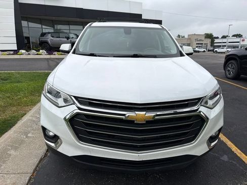 Used 2019 Chevrolet Traverse LT w/ LT Premium Package AWD/4WD image 2