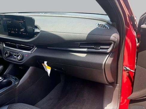Used 2025 Buick Envista Preferred FWD image 19