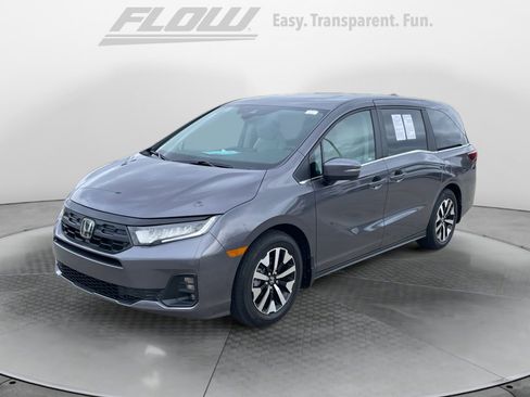 Certified 2026 Honda Odyssey EX-L image 3