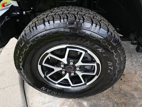 Used 2024 Jeep Wrangler Unlimited Rubicon AWD/4WD image 10