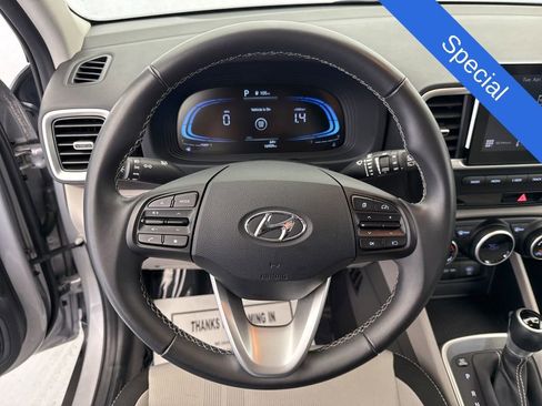Used 2025 Hyundai Venue SEL FWD image 26