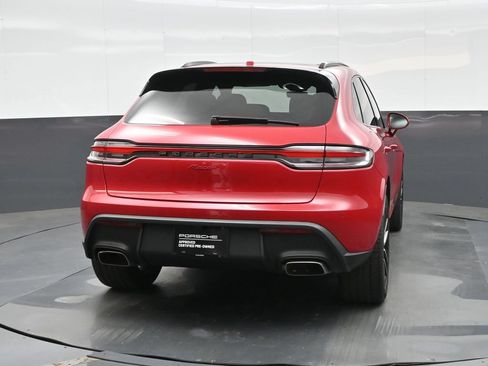 Certified 2024 Porsche Macan AWD/4WD image 6