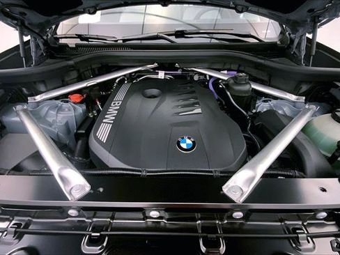 New 2026 BMW X5 xDrive40i w/ M Sport Package image 8