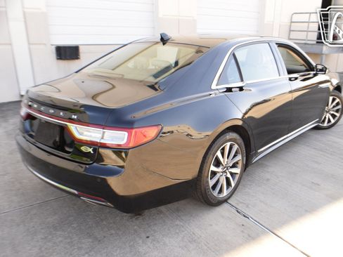 Used 2018 Lincoln Continental Premiere image 12