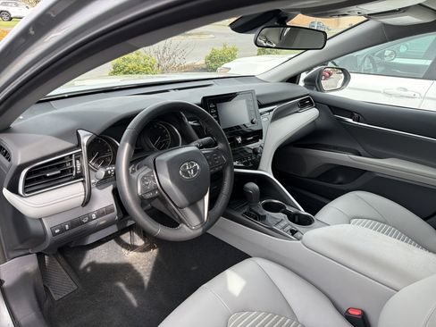 Used 2023 Toyota Camry SE AWD/4WD image 9