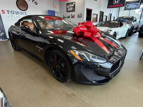 Used 2016 Maserati GranTurismo Sport RWD image 20