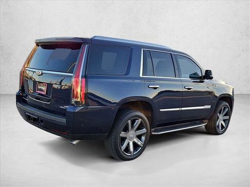 Used 2019 Cadillac Escalade Premium Luxury image 5
