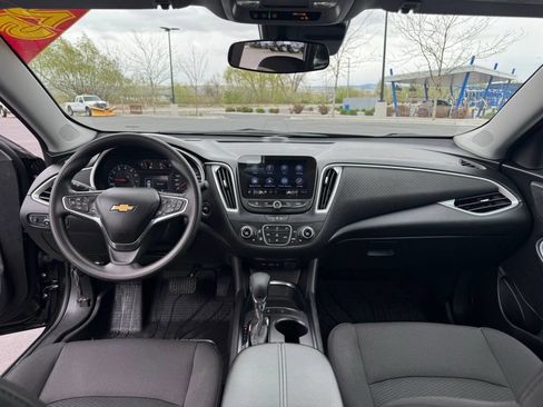 Used 2025 Chevrolet Malibu LT FWD image 30