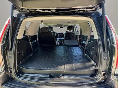 Used 2016 Cadillac Escalade Luxury AWD/4WD image 19