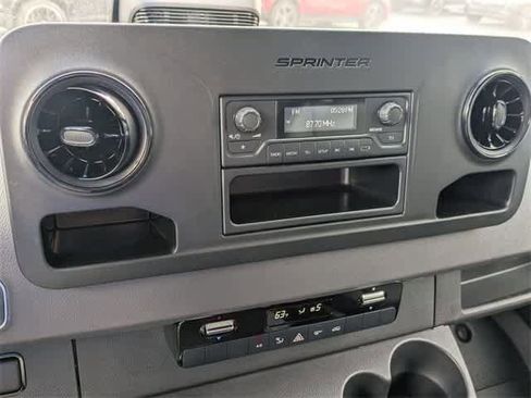 Used 2025 Mercedes-Benz Sprinter 2500 image 21