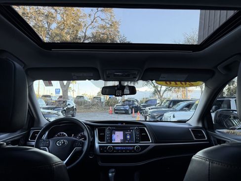 Used 2016 Toyota Highlander Limited image 23