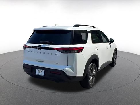 Used 2025 Nissan Pathfinder SV image 14