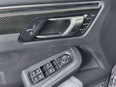 Certified 2026 Porsche Macan S AWD/4WD image 31
