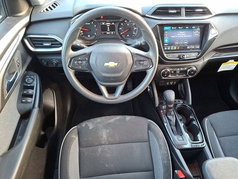 Used 2023 Chevrolet TrailBlazer LT w/ Convenience Package image 11