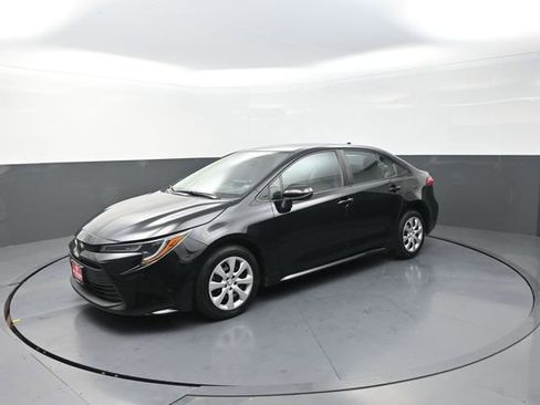 Used 2024 Toyota Corolla LE FWD image 41
