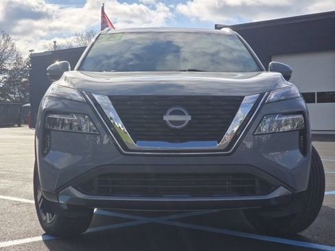 Used 2023 Nissan Rogue SL w/ SL Premium Package image 11