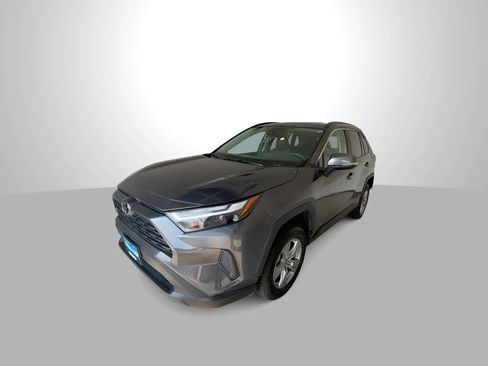 Used 2025 Toyota RAV4 XLE AWD/4WD image 4
