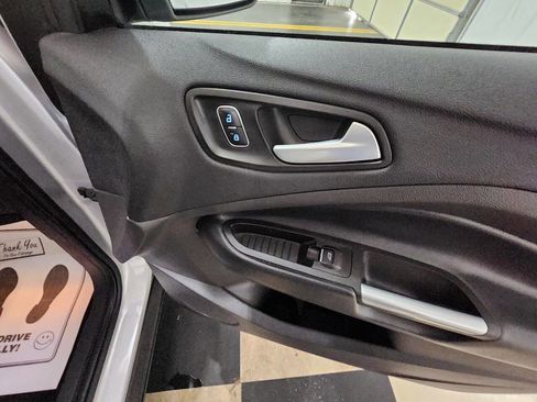 Used 2019 Ford Escape SEL image 21