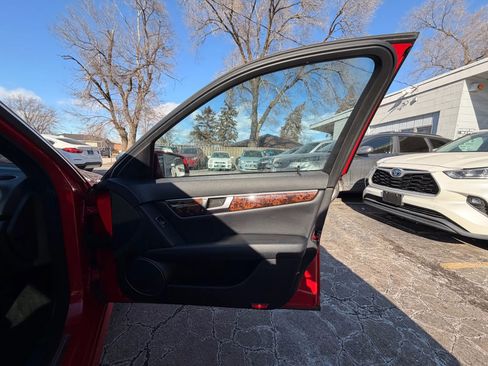 Used 2014 Mercedes-Benz C 300 4MATIC Sedan image 22