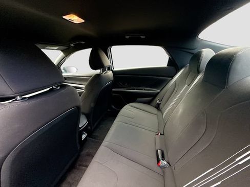 Certified 2025 Hyundai Elantra Sport FWD image 23