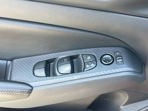 Used 2025 Nissan Altima 2.5 SV AWD/4WD image 25