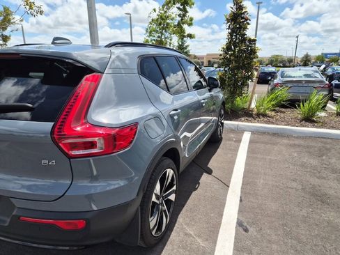 Used 2023 Volvo XC40 B4 Plus w/ Driver Assist Package image 3