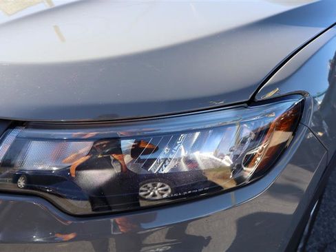 Used 2024 Jeep Compass Latitude image 23