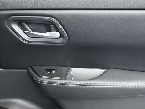 Used 2024 Nissan Rogue SV image 27