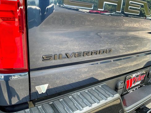 Used 2021 Chevrolet Silverado 1500 LT Trail Boss w/ Convenience Package II AWD/4WD image 25