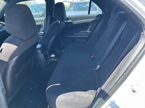 Used 2011 Chrysler 300 RWD image 8