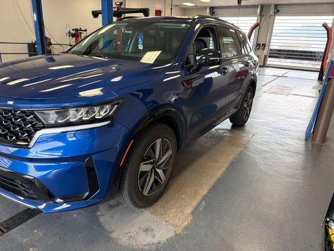 Used 2023 Kia Sorento S FWD image 5