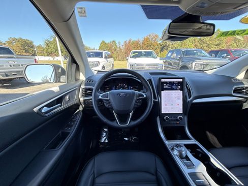 Certified 2024 Ford Edge SEL w/ Convenience Package image 13