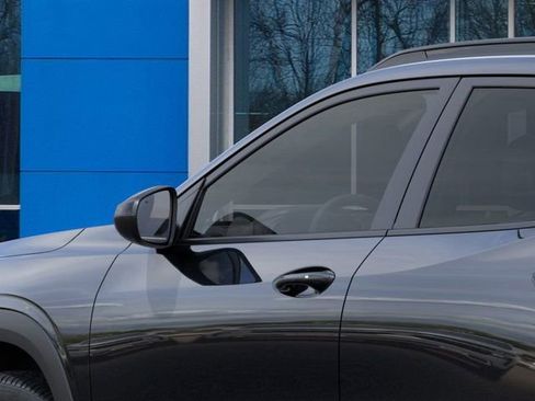 New 2026 Chevrolet Trax LT w/ Driver Confidence Package image 12