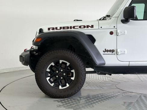 Used 2025 Jeep Wrangler Unlimited Rubicon AWD/4WD image 26