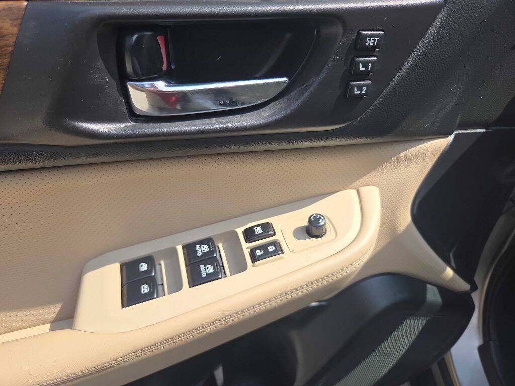 Used 2016 Subaru Outback 2.5i Limited AWD/4WD image 19