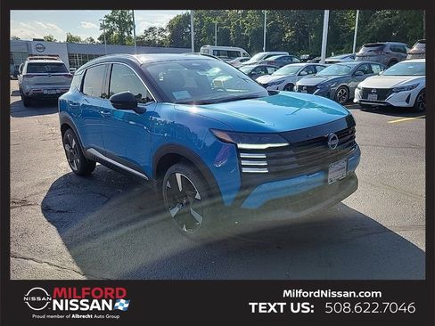 Used 2025 Nissan Kicks SR w/ SR Premium Package AWD/4WD image 7