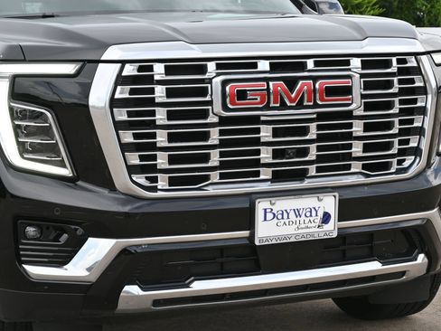 Used 2025 GMC Yukon Denali w/ Sun & Power Step Package RWD image 30