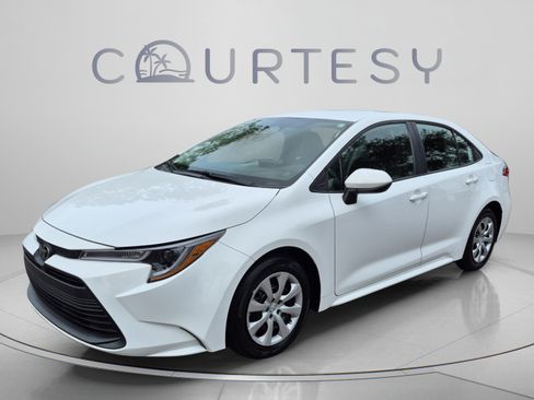 Used 2023 Toyota Corolla LE FWD image 1
