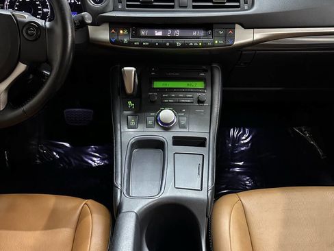 Used 2016 Lexus CT 200h image 26