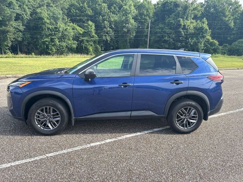 Used 2023 Nissan Rogue S FWD image 1