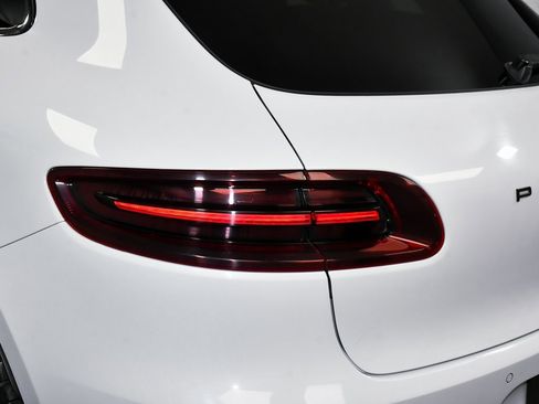 Used 2018 Porsche Macan GTS image 71