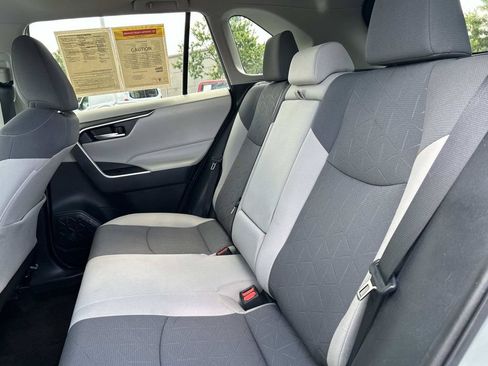 Used 2019 Toyota RAV4 XLE FWD image 13