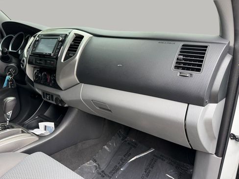 Used 2015 Toyota Tacoma 4x4 Double Cab w/ TRD Off-Road Package image 40