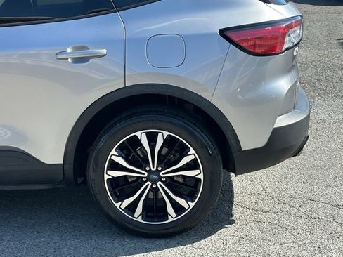Used 2022 Ford Escape SE w/ SE Sport Appearance Package FWD image 39