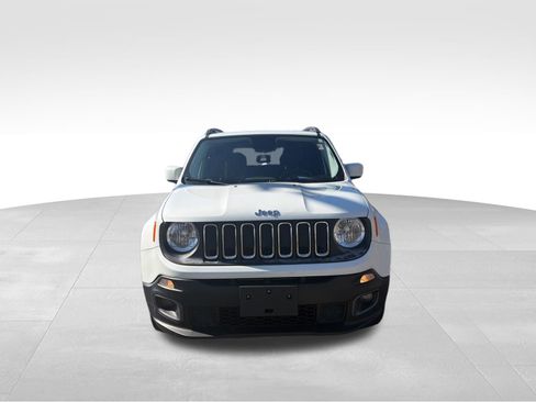 Used 2017 Jeep Renegade Latitude image 2