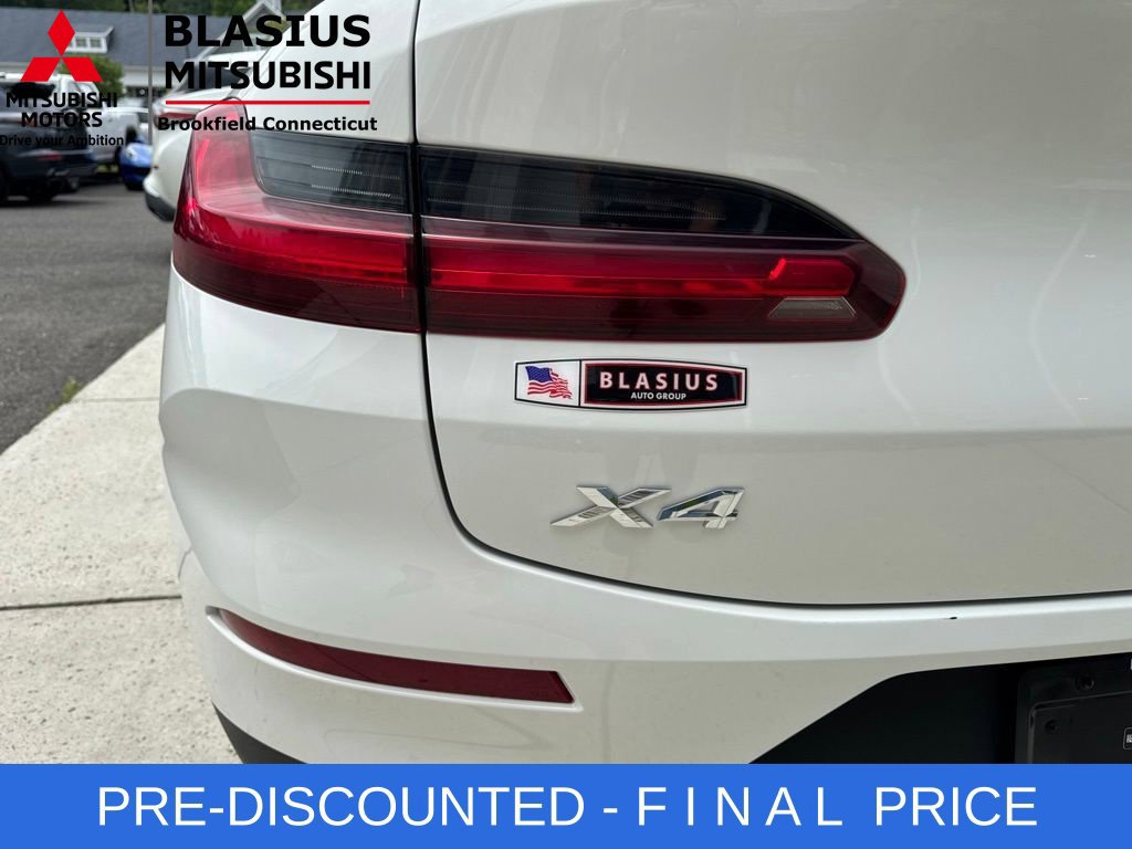 Used 2025 BMW X4 xDrive30i AWD/4WD image 7