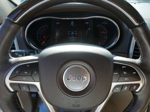 Used 2018 Jeep Grand Cherokee Overland image 25