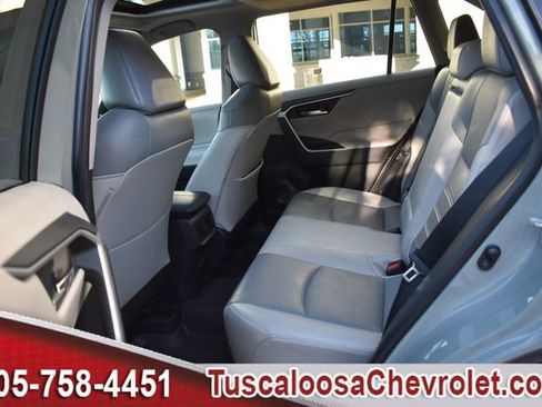 Used 2022 Toyota RAV4 XLE Premium image 24