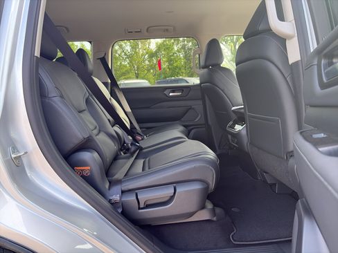 New 2026 Nissan Armada SV image 17