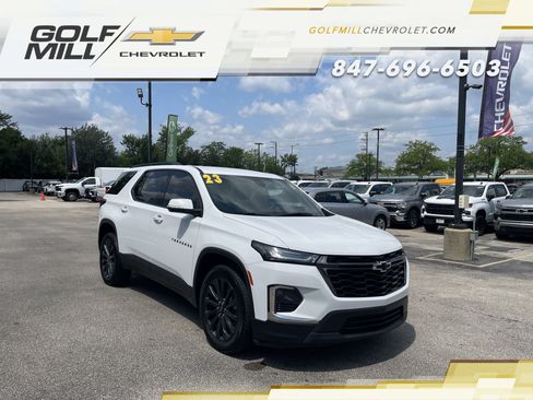 Certified 2023 Chevrolet Traverse RS FWD image 3